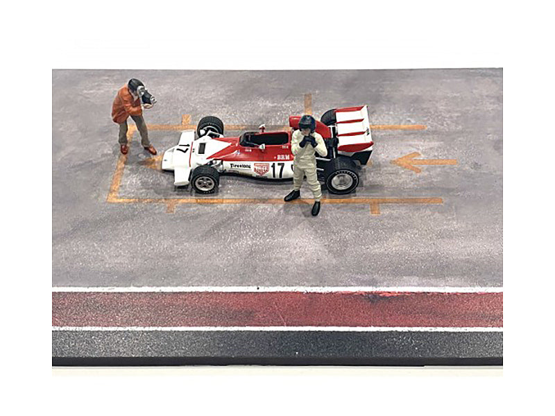"Race Day" Two Diecast Figures Set 2 for 1/43 Scale Models by American Diorama-DiecastModeler.com