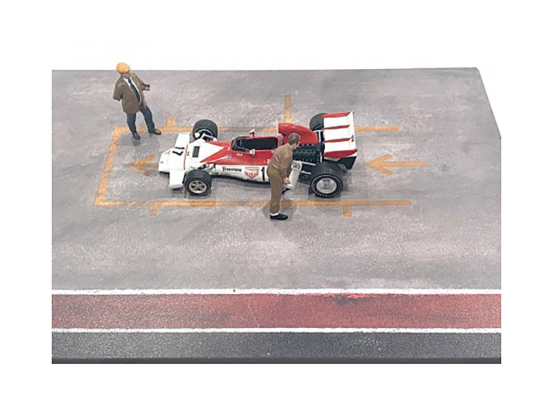 "Race Day" Two Diecast Figures Set 4 for 1/43 Scale Models by American Diorama-DiecastModeler.com