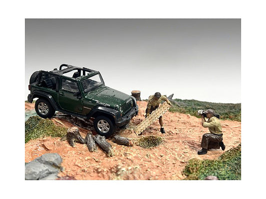 "4X4 Mechanics" 2 Piece Diecast Figure Set 4 for 1/43 Scale Models by American Diorama-DiecastModeler.com