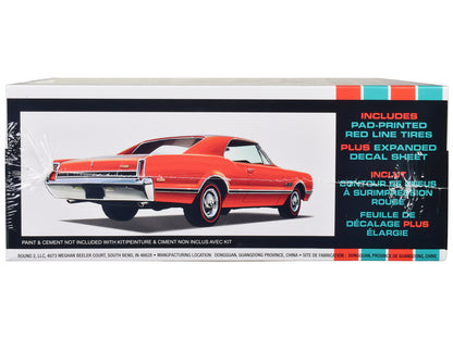 Skill 2 Model Kit 1966 Oldsmobile 442 W-30 Hardtop 1/25 Scale Model by AMT-DiecastModeler.com