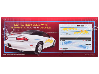 Skill 2 Model Kit 1996 Chevrolet Camaro Z28 Convertible 1/25 Scale Model by AMT-DiecastModeler.com