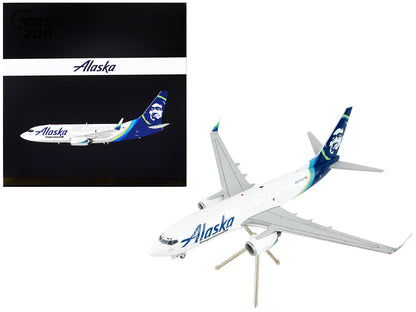 Boeing 737-700BDSF Commercial Aircraft "Alaska Air Cargo" White with Blue Tail "Gemini 200" Series 1/200 Diecast Model Airplane by GeminiJets-DiecastModeler.com