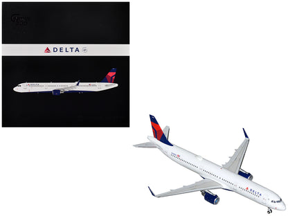 Airbus A321 Commercial Aircraft "Delta Air Lines" (N328DN) White with Blue and Red Tail "Gemini 200" Series  1/200 Diecast Model Airplane by GeminiJets