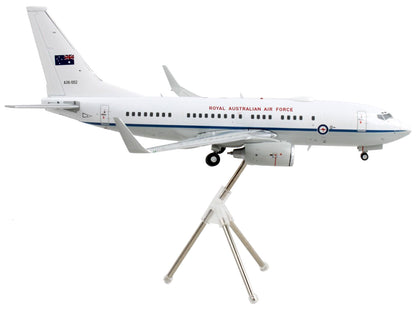 Boeing 737-700 Transport Aircraft "Royal Australian Air Force - A36-002" White and Gray "Gemini 200" Series 1/200 Diecast Model Airplane by GeminiJets-DiecastModeler.com