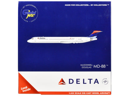 McDonnell Douglas MD-88 Commercial Aircraft &quot;Delta Air Lines&quot; (N941DL) White with Red and Blue Tail 1/400 Diecast Model Airplane by GeminiJets