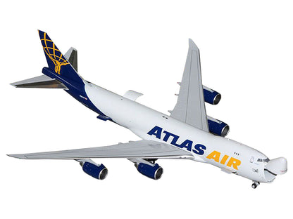 Boeing 747-8F Commercial Aircraft "Atlas Air - Apex Logistics" (N863GT) White with Blue Tail "Interactive Series" 1/400 Diecast Model Airplane by GeminiJets