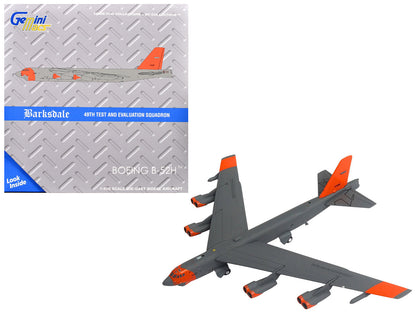 Boeing B-52 Stratofortress Bomber Aircraft "Barksdale AFB 49th Test and Evaluation Squadron" (61-0028) United States Air Force "Gemini Macs" Series 1/400 Diecast Model Airplane by GeminiJets