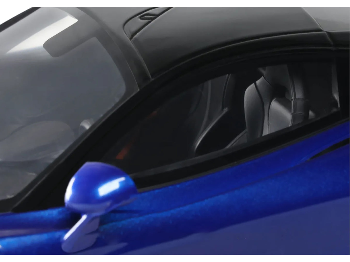 2023 McLaren 750S Coupe Blue Metallic with Black Top 1/18 Model Car by GT Spirit