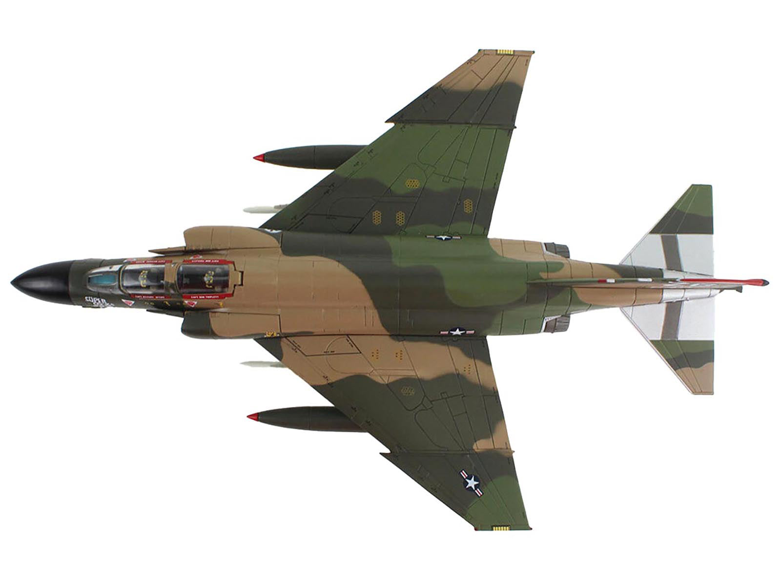 McDonnell Douglas EF-4C Wild Weasel Fighter-Bomber Aircraft "64-0840 67th TFS Korat RTAFB Super Cocks Swiss Samilar" (1971) United States Air Force "Air Power Series" 1/72 Diecast Model by Hobby Master-DiecastModeler.com