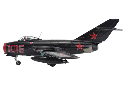Mikoyan-Gurevich MiG-15Bis Fighter Aircraft "Experimental Combat Air Museum Kansas" "Air Power Series" 1/72 Diecast Model by Hobby Master-DiecastModeler.com