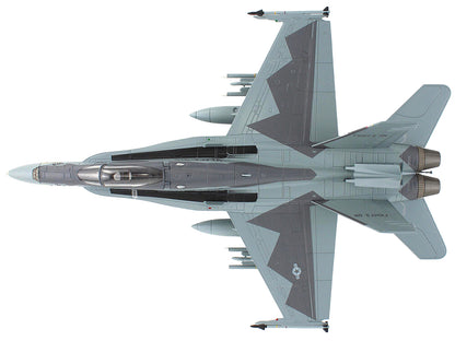 McDonnell Douglas F/A-18C Hornet Aircraft "VMFA-312 MCAS Iwakuni Yamaguchi Japan" (2022) United States Marines "Air Power Series" 1/72 Diecast Model by Hobby Master