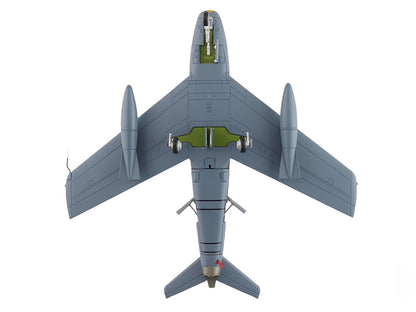 Canadair Sabre Mk.6 Fighter Aircraft "23622 430 Squadron" (1950s) Royal Canadian Air Force "Air Power Series" 1/72 Diecast Model by Hobby Master