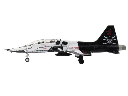 Northrop T-38C Talon Aircraft "65-10331 FAIP Scheme 87th FTS Laughlin AFB" (2021) United States Air Force "Air Power Series" 1/72 Diecast Model by Hobby Master