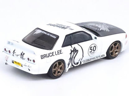 Nissan Skyline GT-R (R32) RHD (Right Hand Drive) White with Black Hood "Bruce Lee Legacy 50 Year Anniversary" 1/64 Diecast Model Car by Inno Models-DiecastModeler.com
