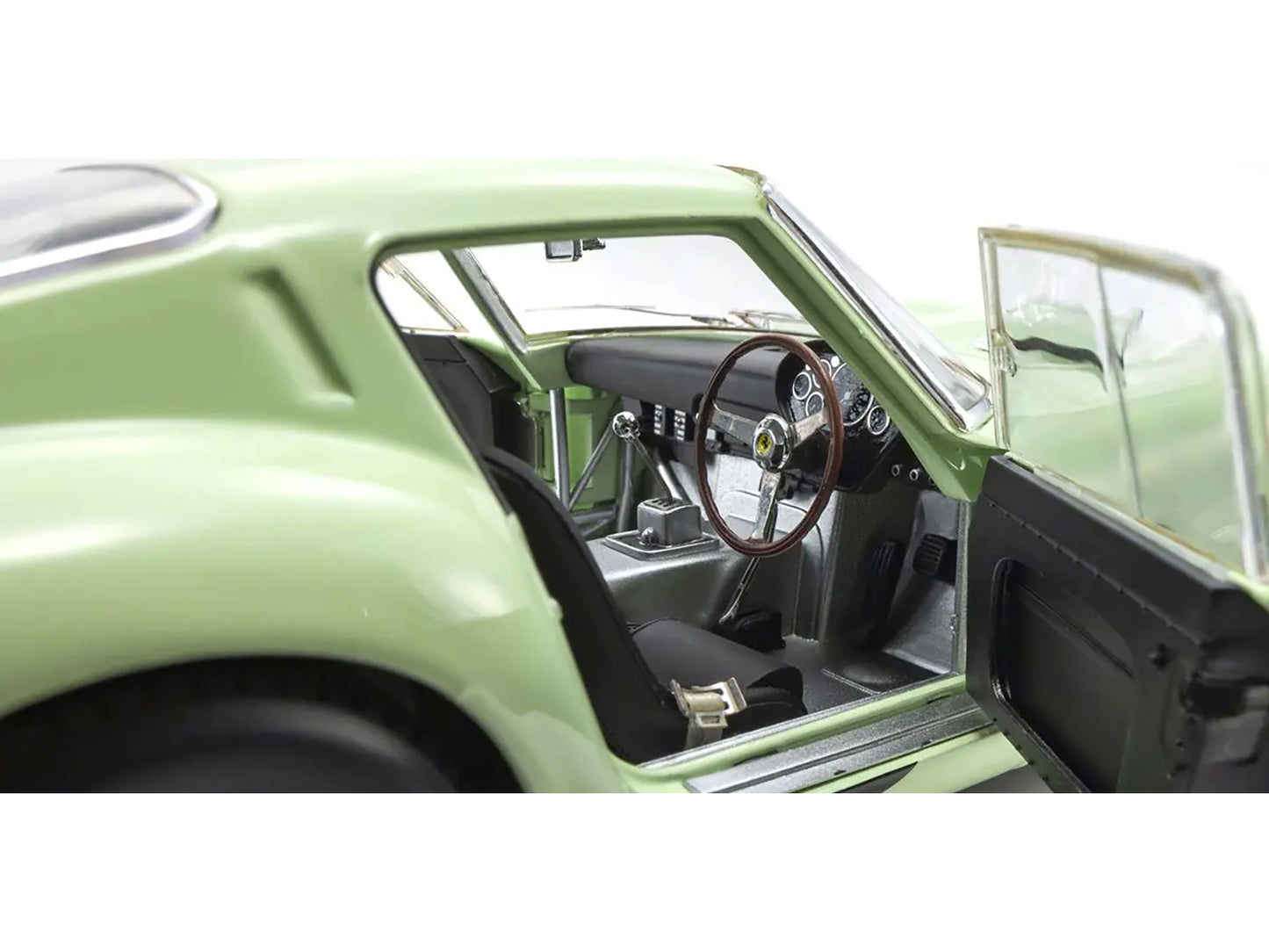 Ferrari 250 GTO #15 Innes Ireland Winner "Goodwood Tourist Trophy" (1962) 1/18 Diecast Model Car by Kyosho