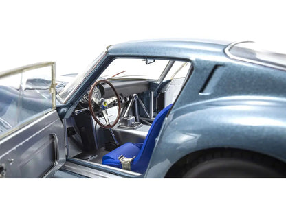 Ferrari 250 GTO #24 Phil Hill - Olivier Gendebien 2nd Place "Sebring 12 Hours" (1962) 1/18 Diecast Model Car by Kyosho