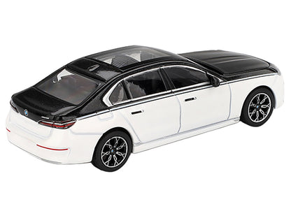 BMW i7 xDrive60 Dravit Alpine White and Black Sapphire Limited Edition 1/64 Diecast Model Car by Mini GT