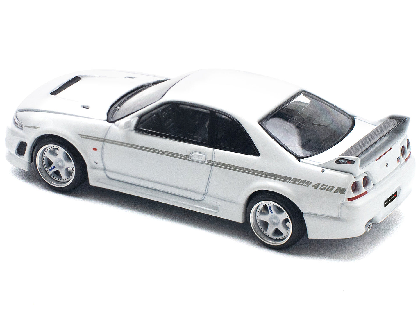 GTR Nismo 400R RHD (Right Hand Drive) White 1/64 Diecast Model Car by Pop Race