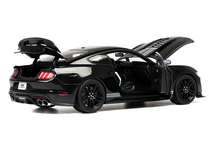 2022 Ford Mustang Shelby GT500 Black with Silver Stripes 1/18 Diecast Model Car by IXO Models-DiecastModeler.com