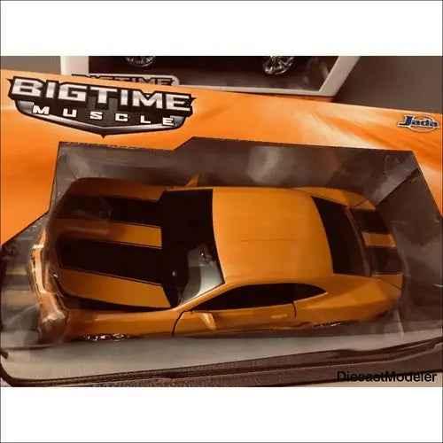 Bigtime Muscle - 2010 Chevy Camaro SS Bumble Bee Hard Top 1:24-DiecastModeler.com