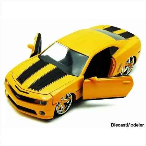 Bigtime Muscle - 2010 Chevy Camaro SS Bumble Bee Hard Top 1:24-DiecastModeler.com