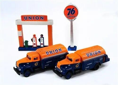 CMW- IH R-190 Tank Truck (2-Pack) w/Station Sign & Gas Pump Island (Union 76) 1:160-DiecastModeler.com