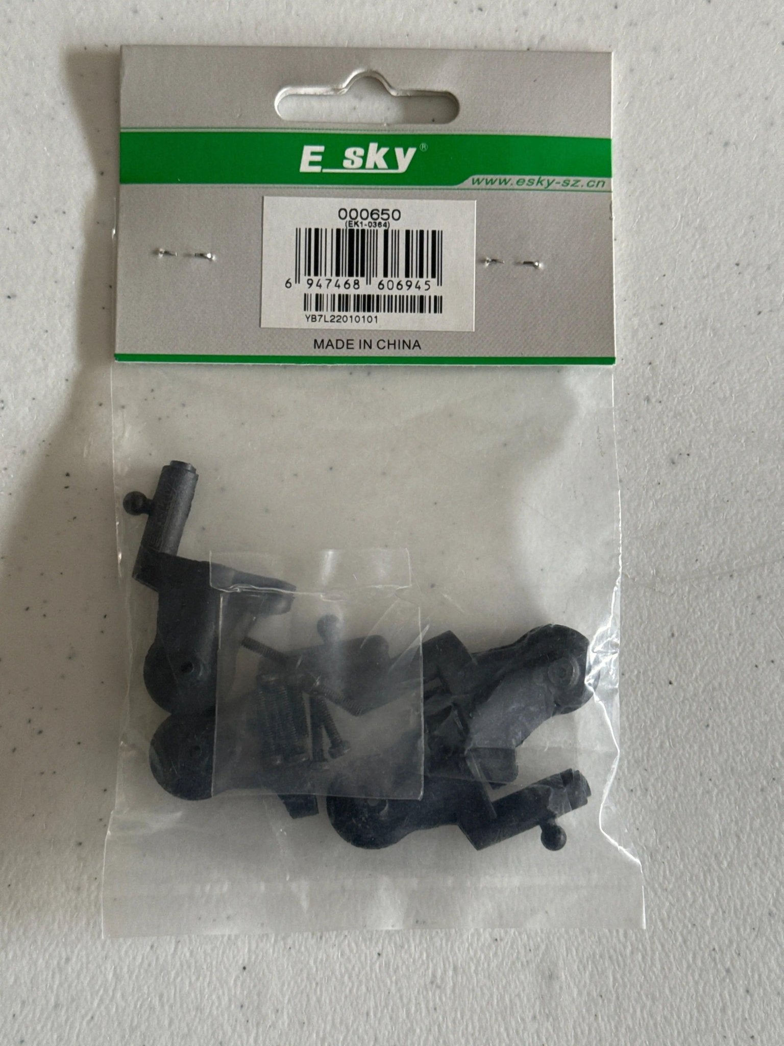 Esky Main Blade Grip Set - EK1-000650-DiecastModeler.com