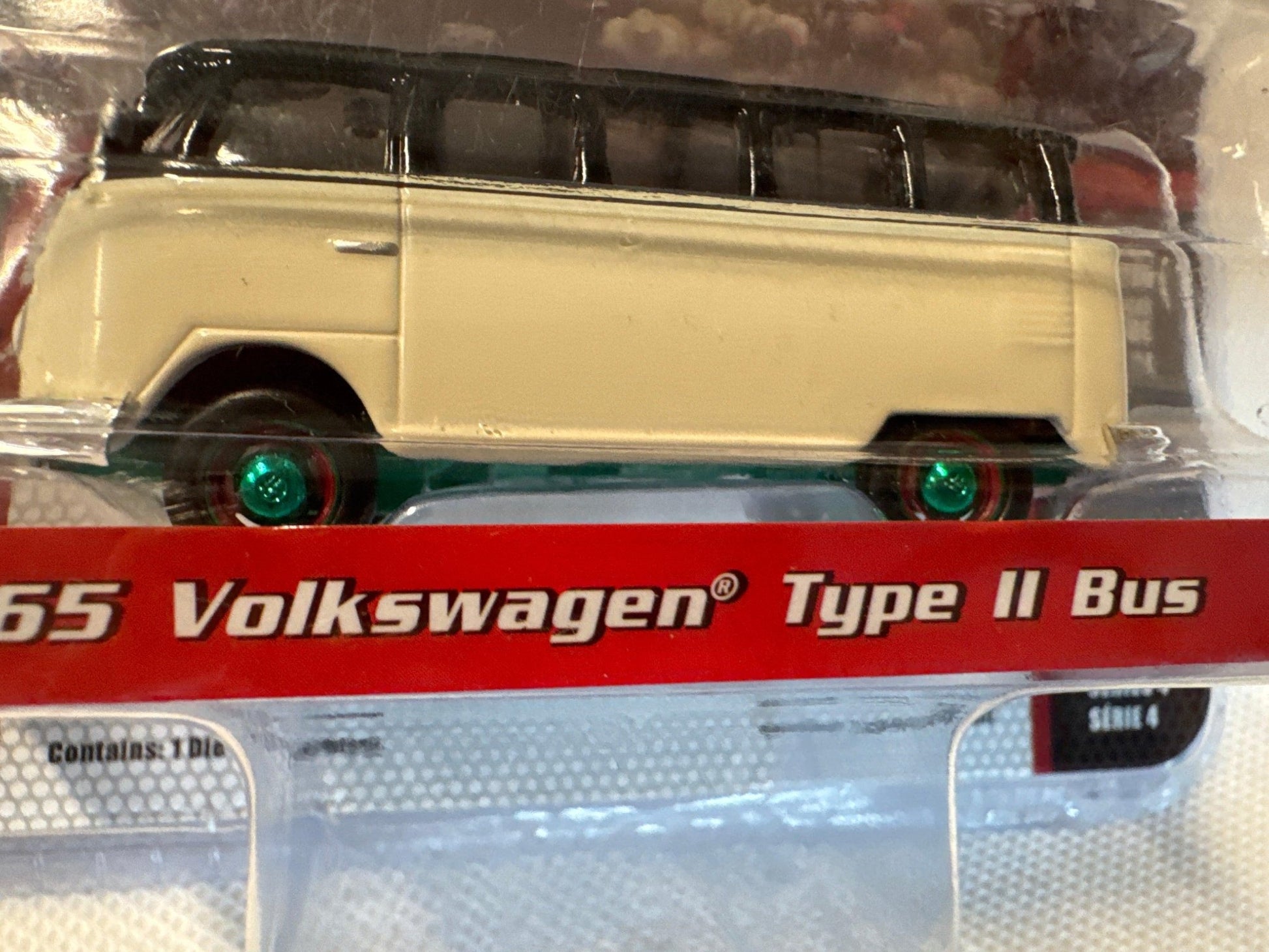 Greenlight - 1:64 Barrett-Jackson Series 4 - 1965 VW Type II 21-Window Deluxe Bus (GREEN)-DiecastModeler.com