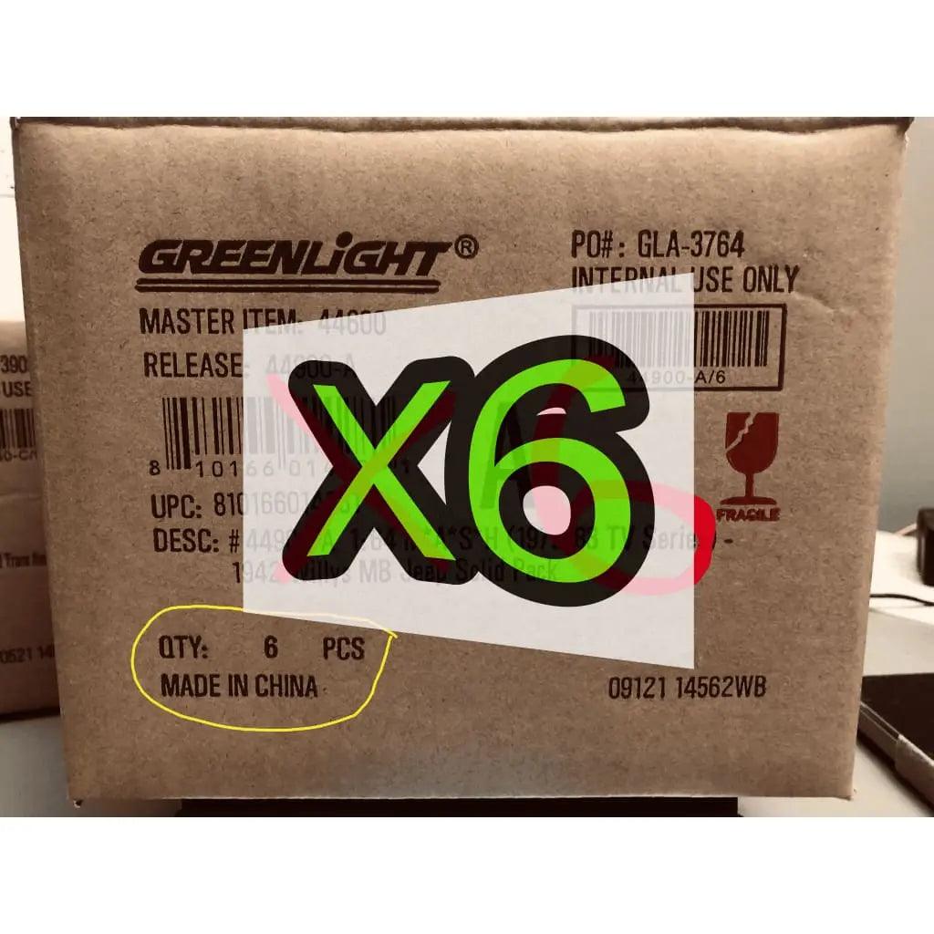 Greenlight - 1:64 Scale Club Vee-Dub Series 12 (CASE)-DiecastModeler.com