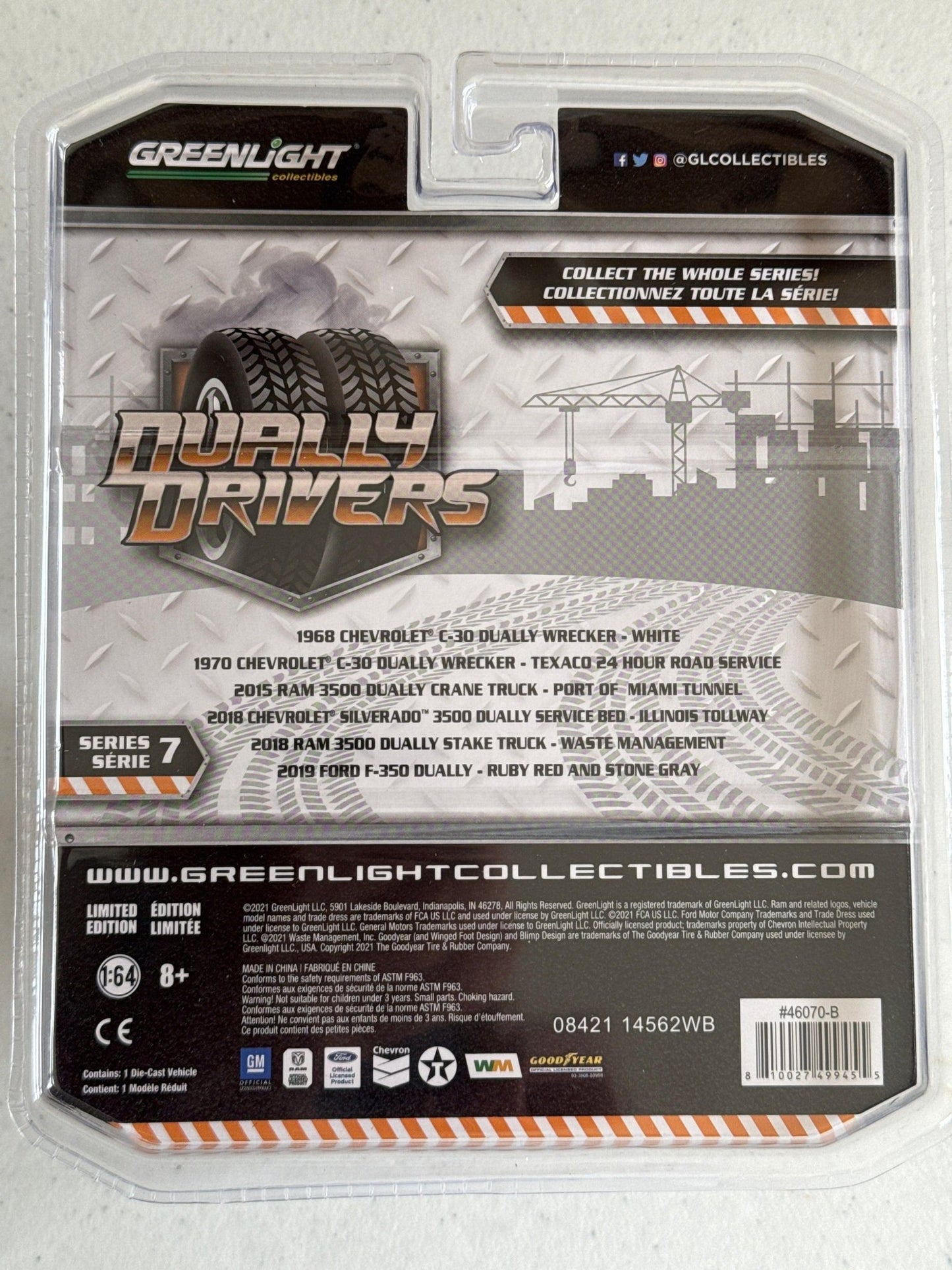 Greenlight - 1970 Chevrolet C-30 Dually Wrecker - Texaco 24 Hour Road Service -1:64 diecast-DiecastModeler.com