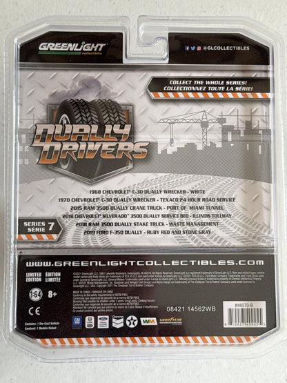 Greenlight - 1970 Chevrolet C-30 Dually Wrecker - Texaco 24 Hour Road Service -1:64 diecast-DiecastModeler.com