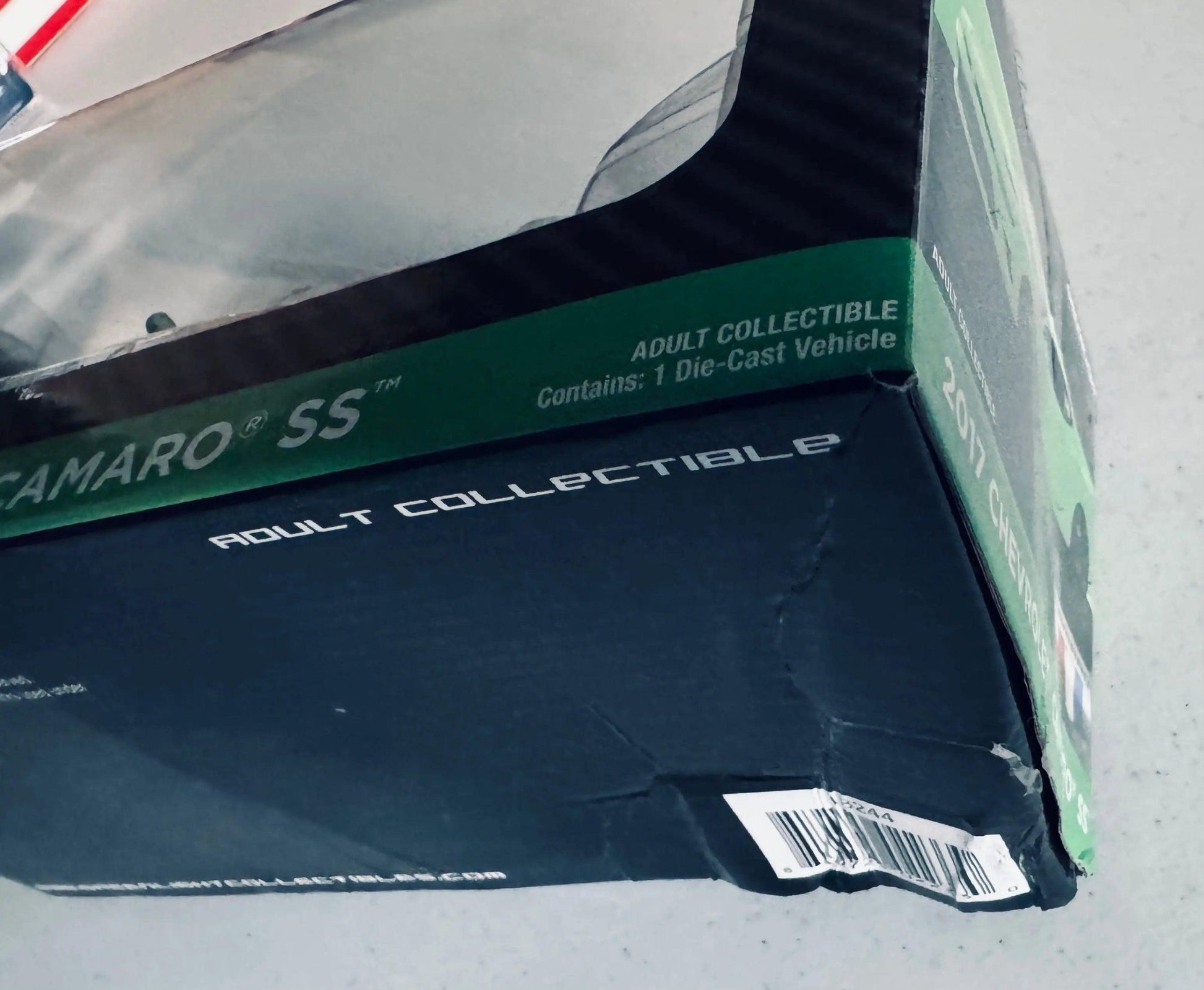 Greenlight - 2017 Chevrolet® Camaro® SS™ Hard Top. 1:24 scale diecast collectible (DISC)-DiecastModeler.com