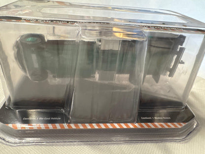 Greenlight - 2018 Ram 3500 Dually Stake Truck - Waste Management -1:64 diecast (GREEN)-DiecastModeler.com