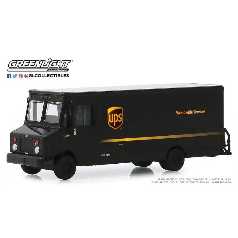 Greenlight HD Truck Series 17 - 1/64 Scale UPS 2019 Package Truck-DiecastModeler.com