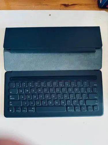 Ipad keyboard and stand.- used-DiecastModeler.com