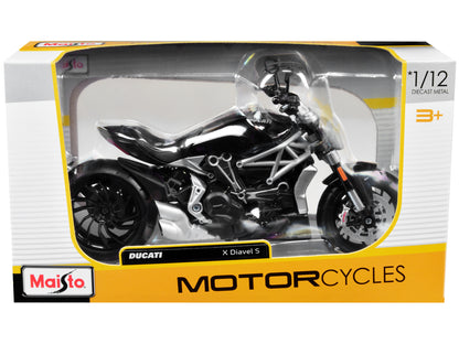 Ducati X Diavel S Black 1/12 Diecast Motorcycle Model by Maisto-DiecastModeler.com
