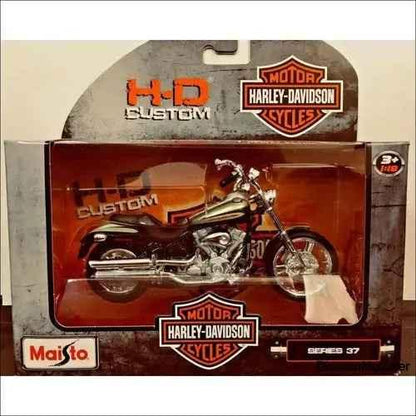 Maisto- Harley-Davidson Motorcycles Series 37-1/18 scale- 2004 FXSTDSE2-DiecastModeler.com