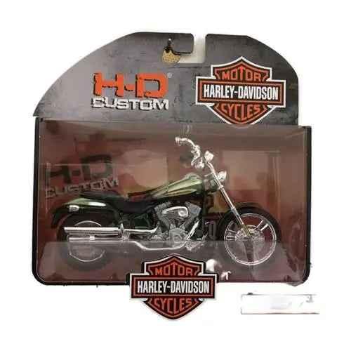 Maisto- Harley-Davidson Motorcycles Series 37-1/18 scale- 2004 FXSTDSE2-DiecastModeler.com