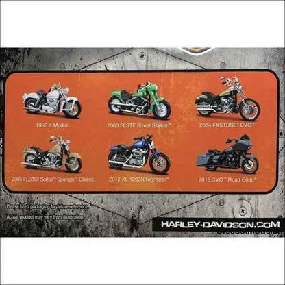 Maisto- Harley-Davidson Motorcycles Series 37-1/18 scale- 2004 FXSTDSE2-DiecastModeler.com
