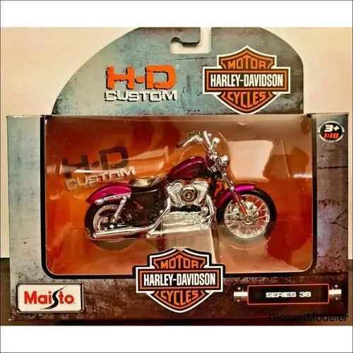 Maisto- Harley-Davidson Motorcycles Series 38-1/18 scale - 2013 XL1200V-DiecastModeler.com