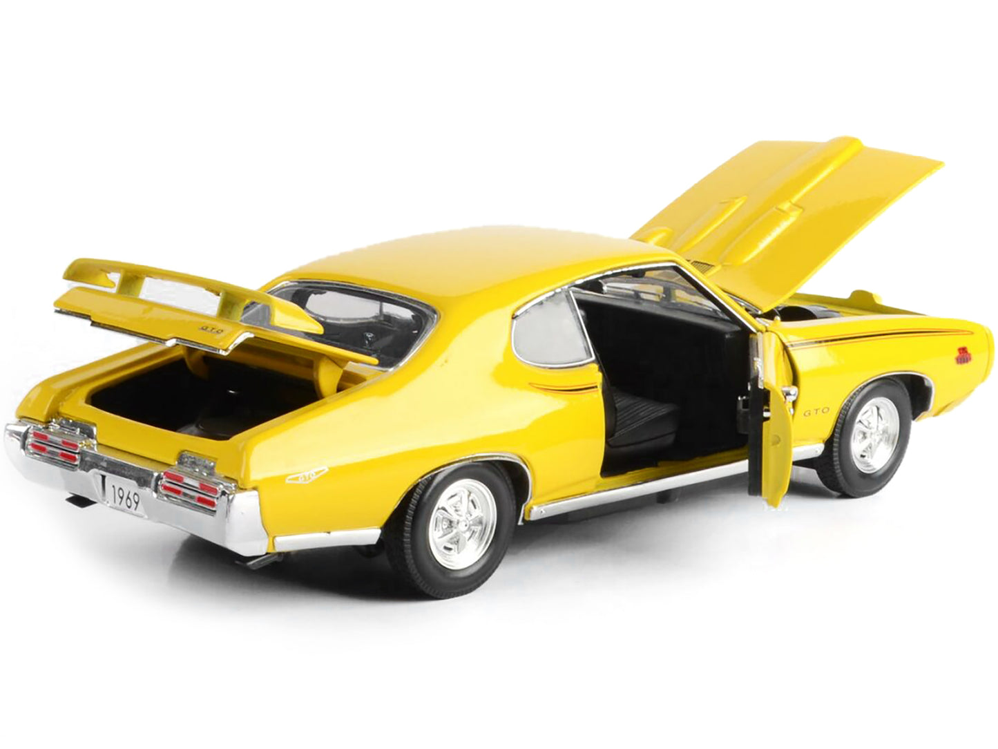 1969 Pontiac GTO Judge Yellow 1/18 Diecast Model Car by Motormax-DiecastModeler.com