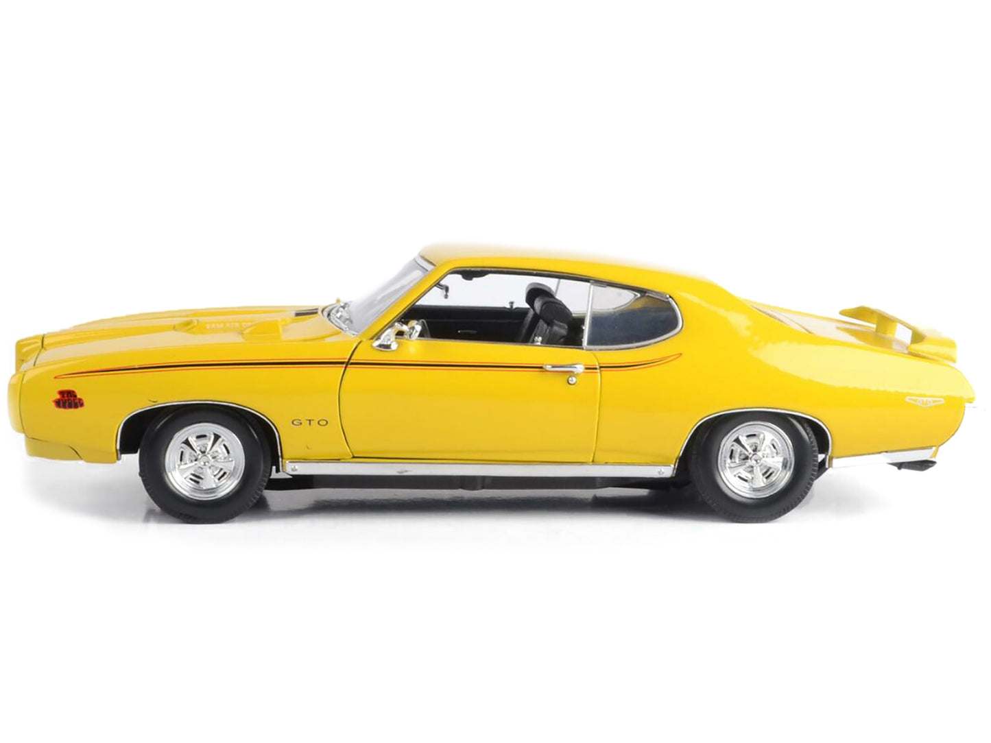 1969 Pontiac GTO Judge Yellow 1/18 Diecast Model Car by Motormax-DiecastModeler.com