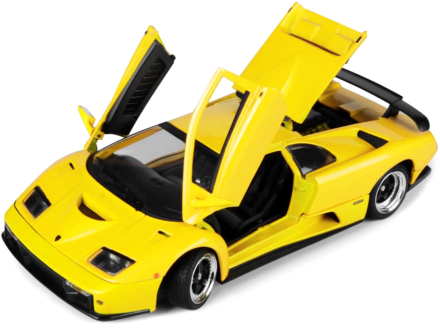 Lamborghini Diablo GT Yellow 1/18 Diecast Model Car by Motormax-DiecastModeler.com