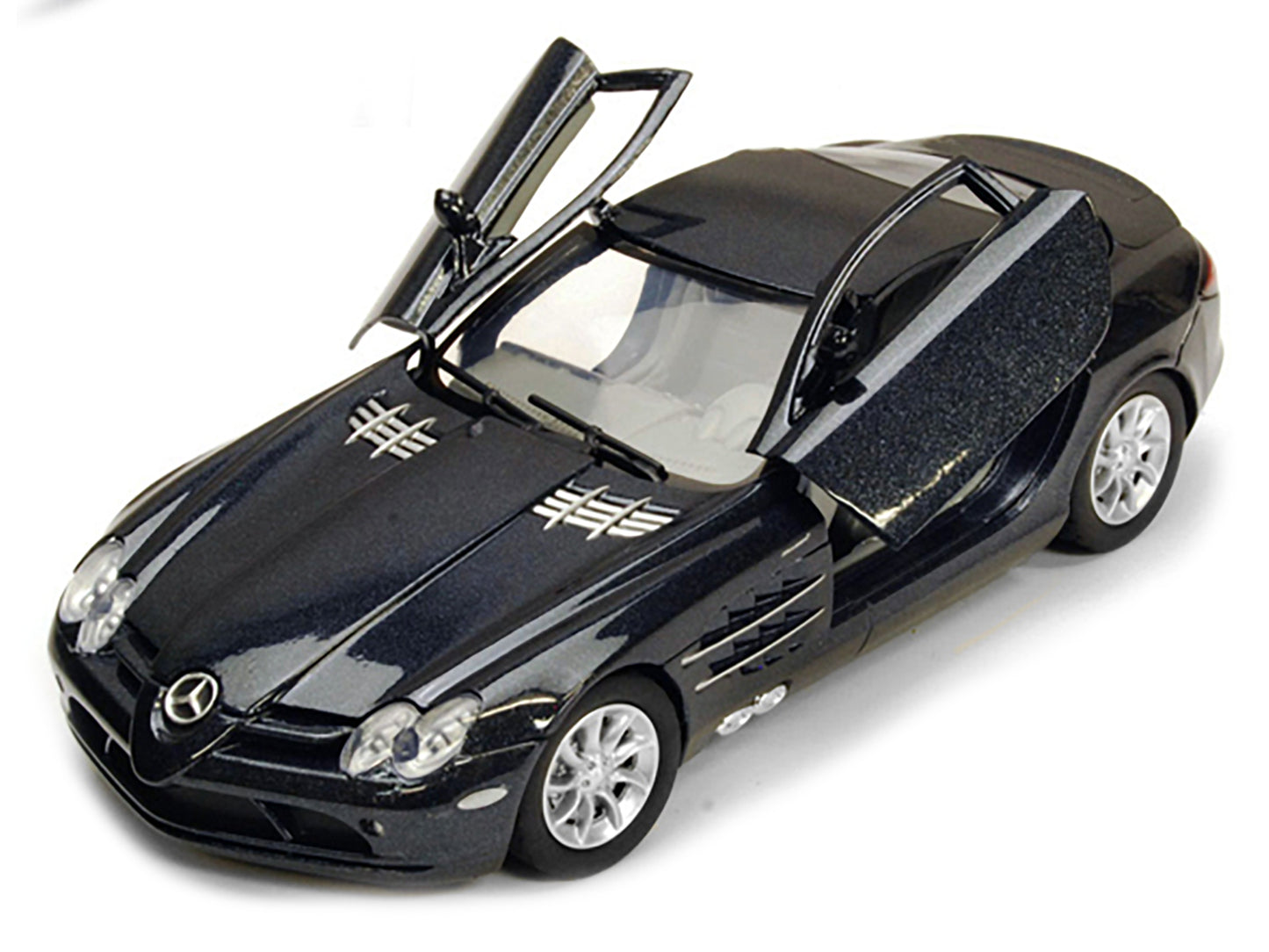Mercedes Mclaren SLR Metallic Black 1/24 Diecast Model Car by Motormax-DiecastModeler.com