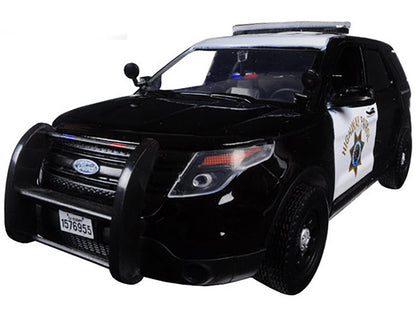 2015 Ford Interceptor Police Utility "California Highway Patrol" (CHP) Black and White 1/24 Diecast Model Car by Motormax