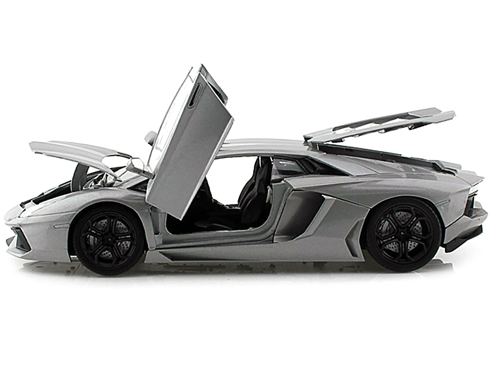 Lamborghini Aventador LP700-4 Gray Metallic 1/18 Diecast Model Car by Motormax-DiecastModeler.com