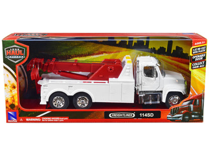 Freightliner 114SD Tow Truck White and Red "Long Haul Trucker" Series 1/32 Diecast Model by New Ray-DiecastModeler.com