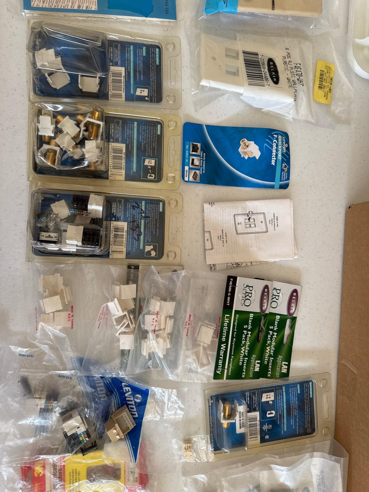 Phone fax and Internet connection accessories and tools - USED-DiecastModeler.com