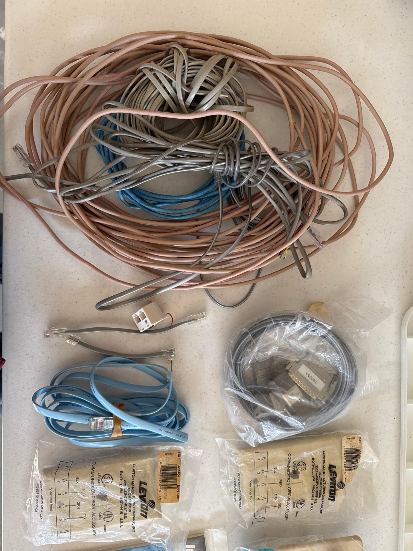 Phone fax and Internet connection accessories and tools - USED-DiecastModeler.com