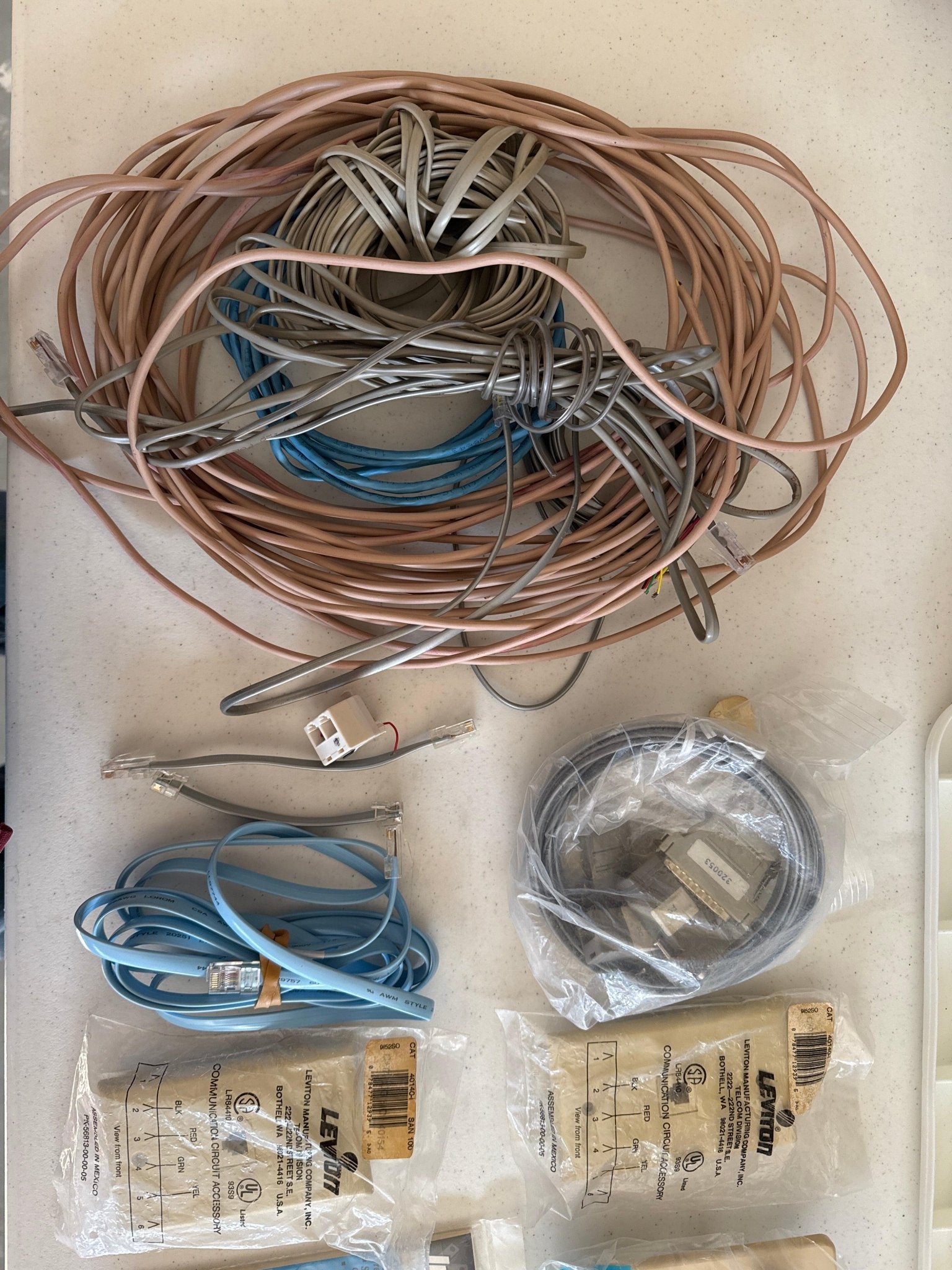 Phone fax and Internet connection accessories and tools - USED-DiecastModeler.com